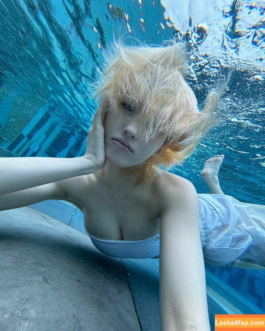 WomenK-pop /  leaked photo photo #2506