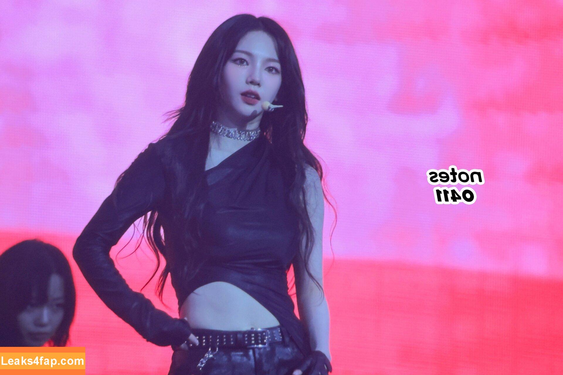 WomenK-pop /  leaked photo photo #2532