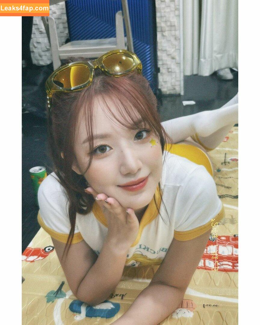 WomenK-pop /  leaked photo photo #2565