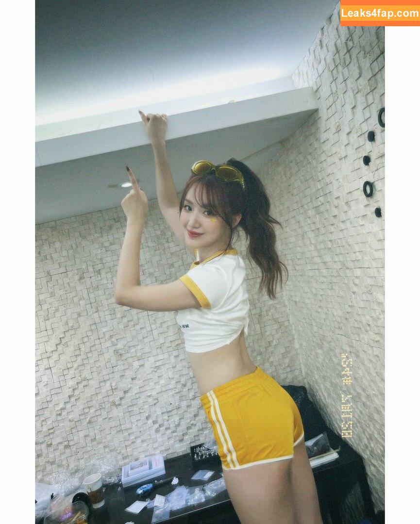 WomenK-pop /  leaked photo photo #2566