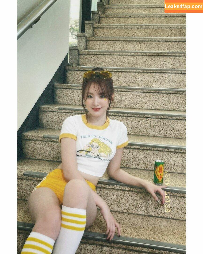 WomenK-pop /  leaked photo photo #2567