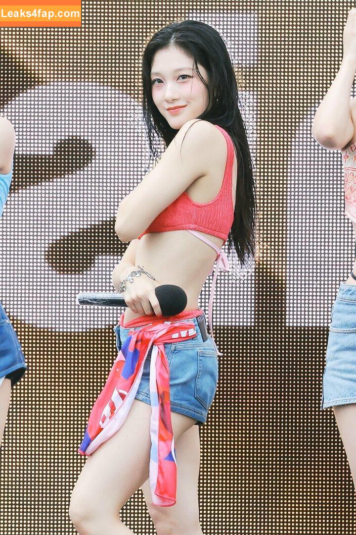 WomenK-pop /  leaked photo photo #2582