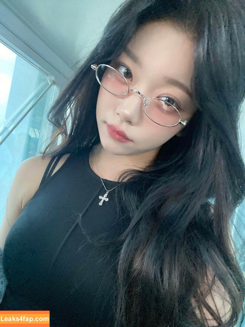 WomenK-pop /  leaked photo photo #2583