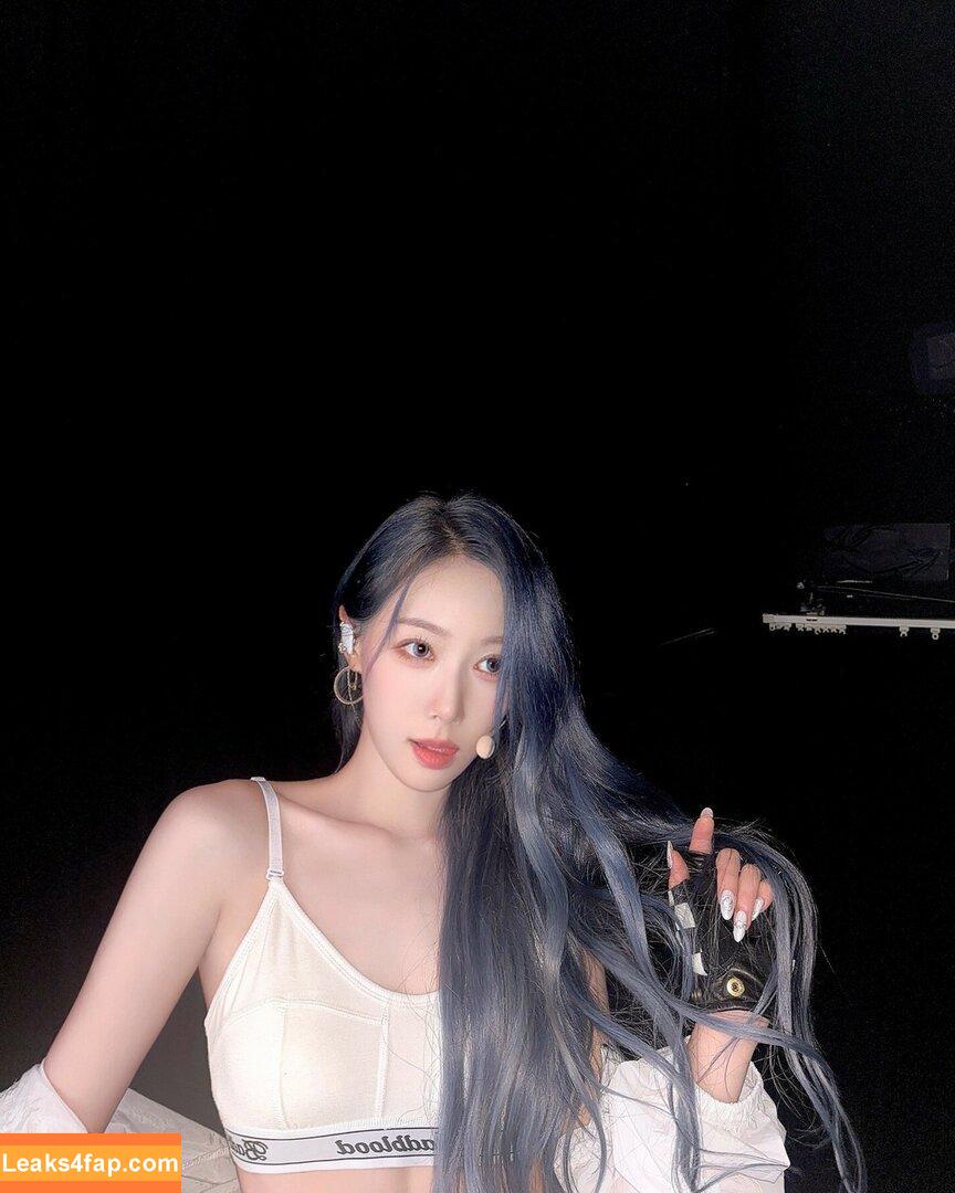 WomenK-pop /  leaked photo photo #2595