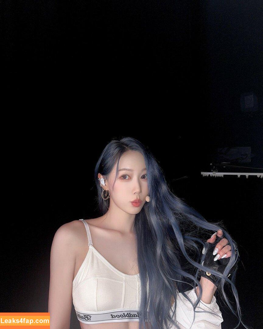 WomenK-pop /  leaked photo photo #2599