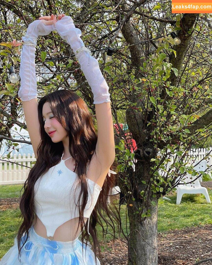 WomenK-pop /  leaked photo photo #2641