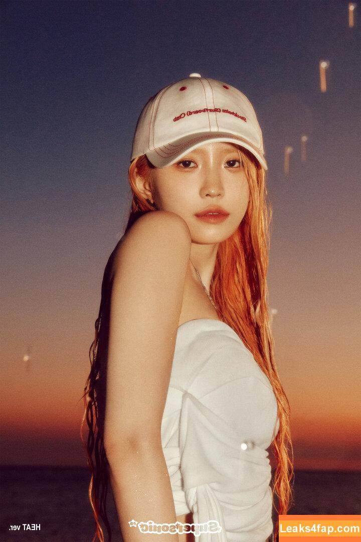 WomenK-pop /  leaked photo photo #2761