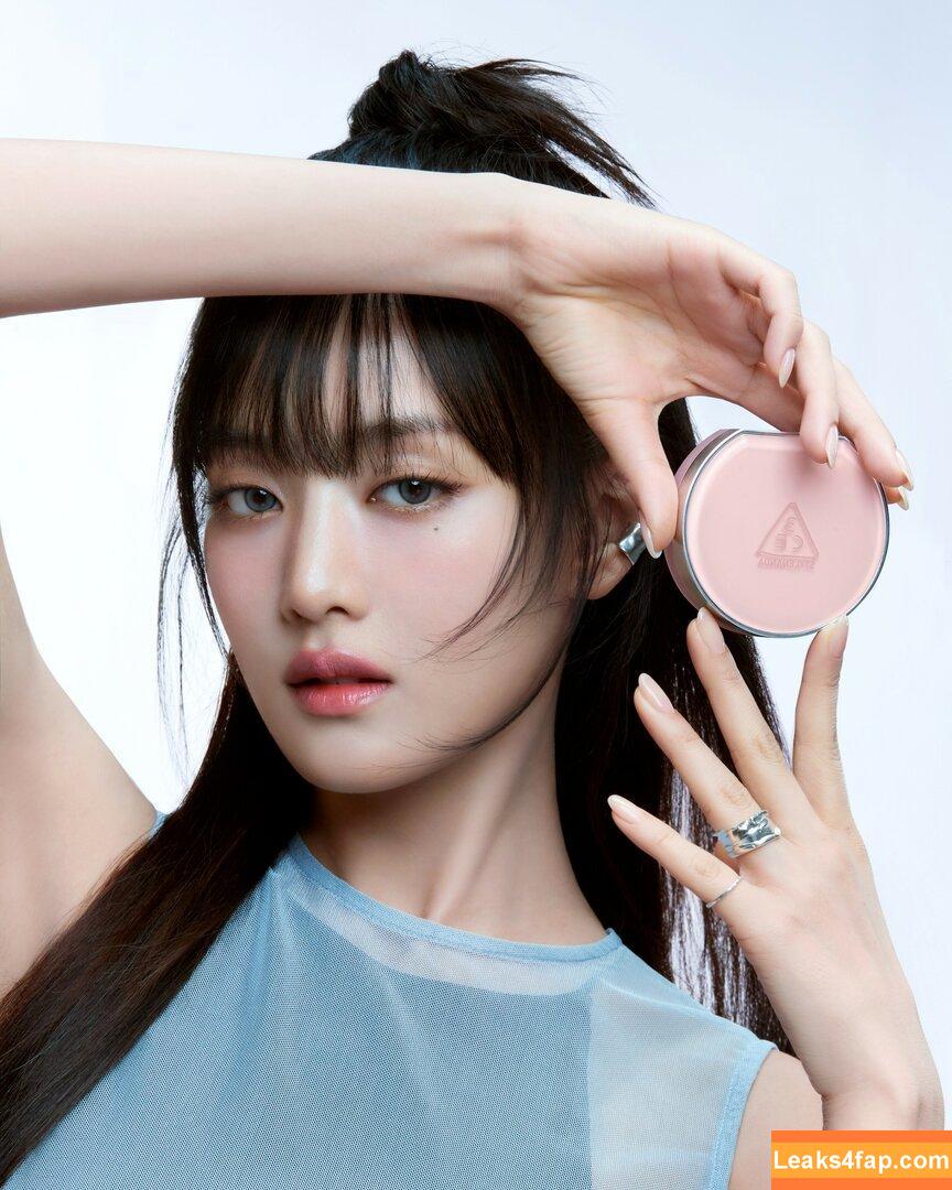 WomenK-pop /  leaked photo photo #2767