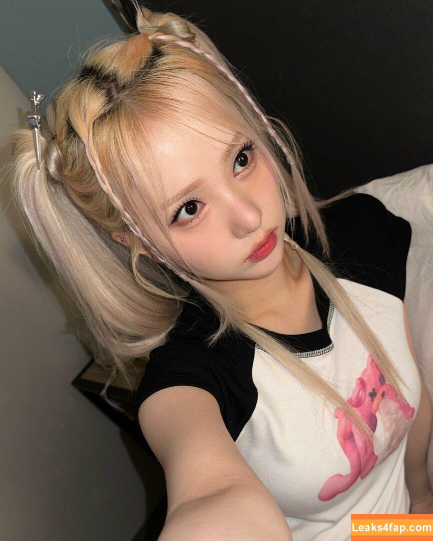 WomenK-pop /  leaked photo photo #2816