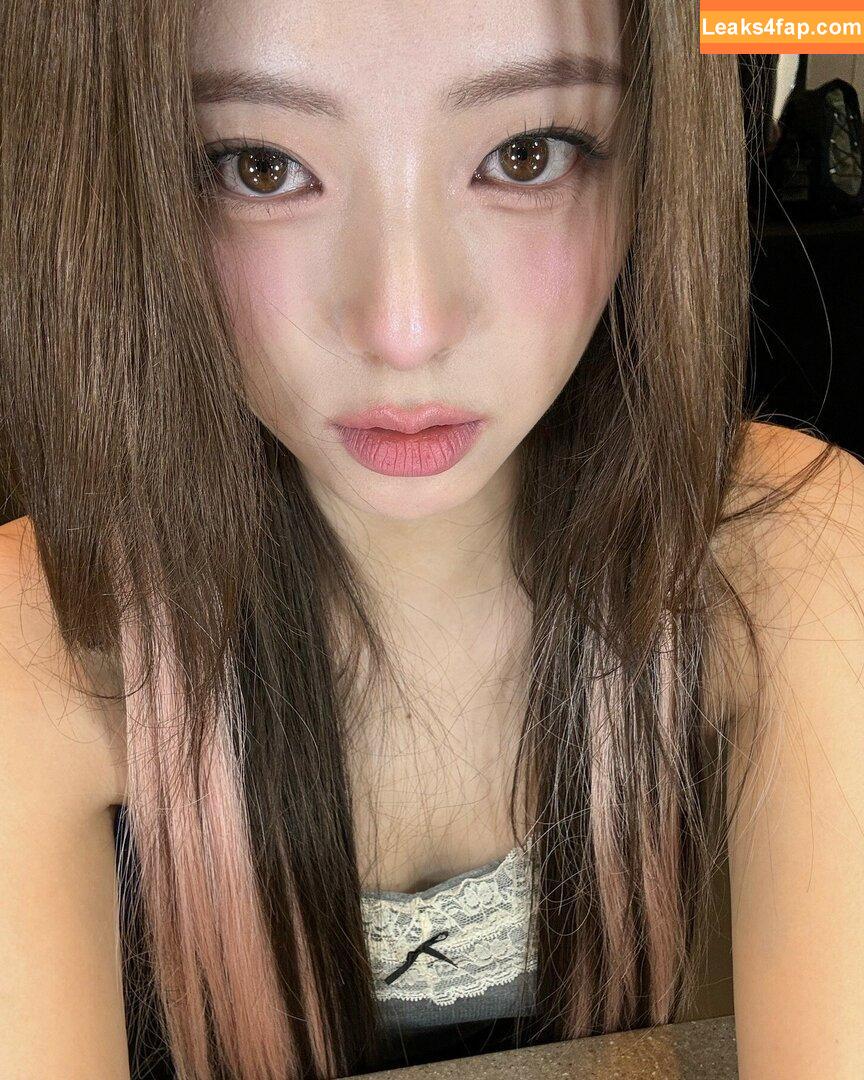 WomenK-pop /  leaked photo photo #2914