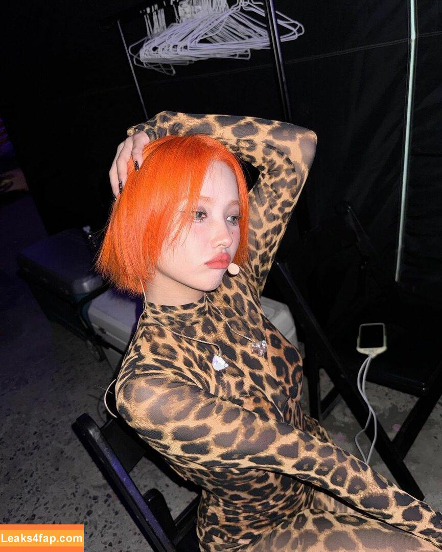 WomenK-pop /  leaked photo photo #2949