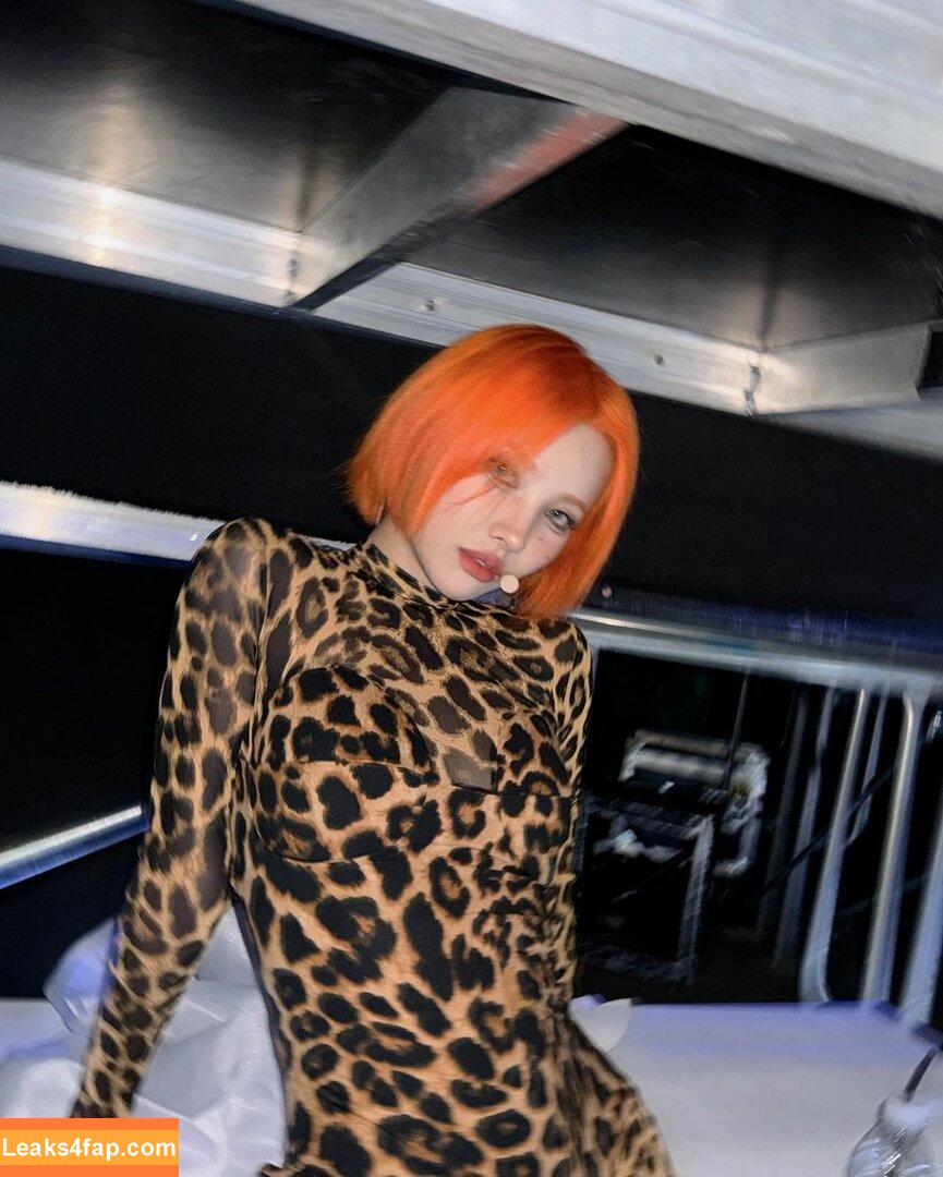 WomenK-pop /  leaked photo photo #2952