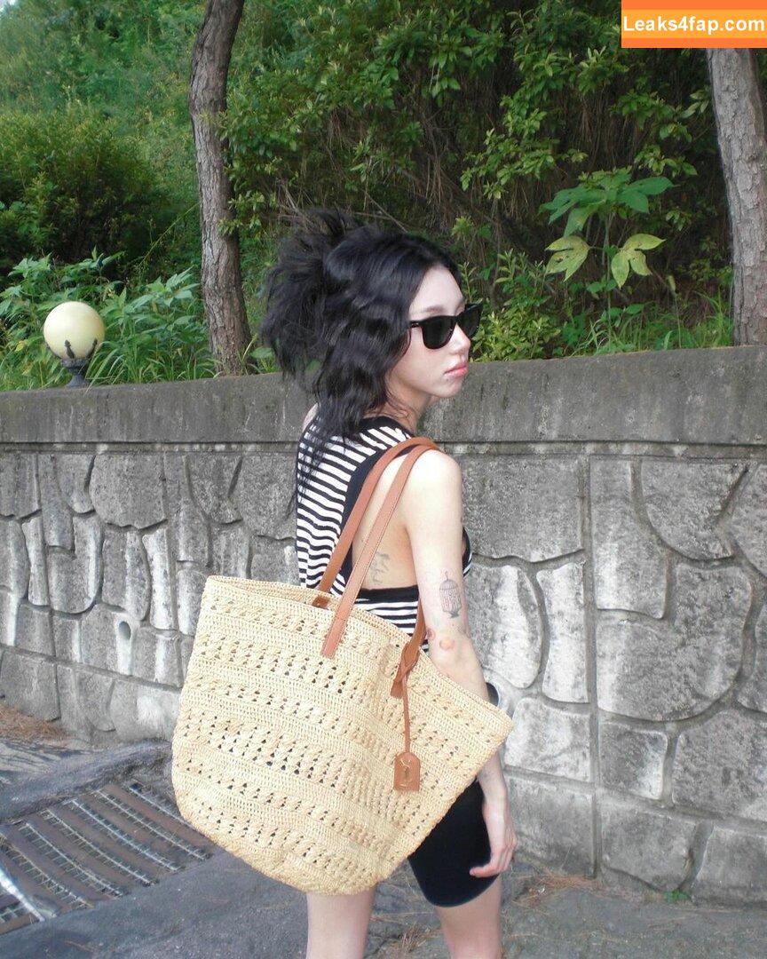 WomenK-pop /  leaked photo photo #2956