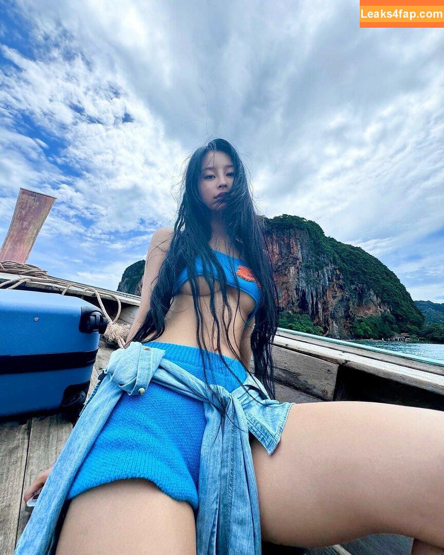 WomenK-pop /  leaked photo photo #2967