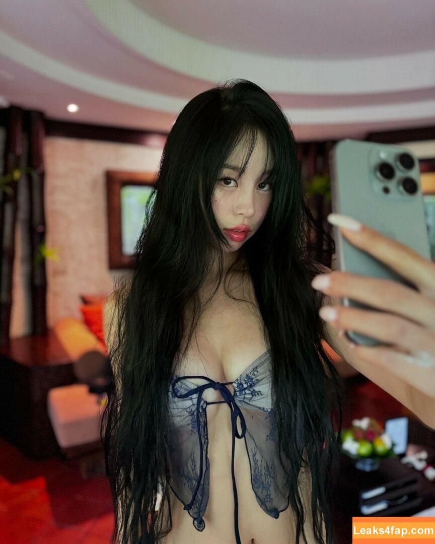 WomenK-pop /  leaked photo photo #2969