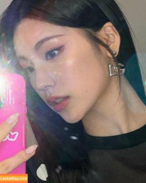 WomenK-pop photo #2213