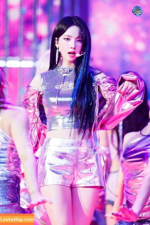 WomenK-pop photo #2226