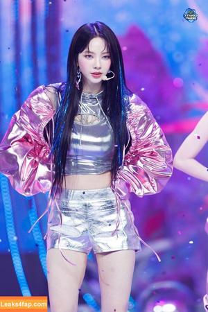 WomenK-pop photo #2236