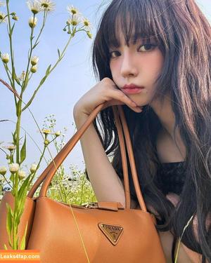 WomenK-pop photo #2437