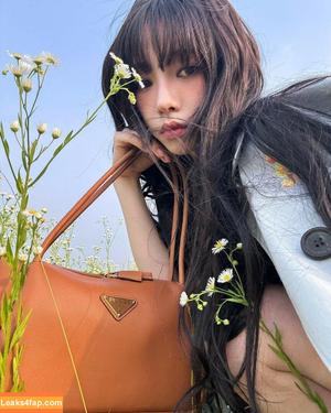 WomenK-pop photo #2440