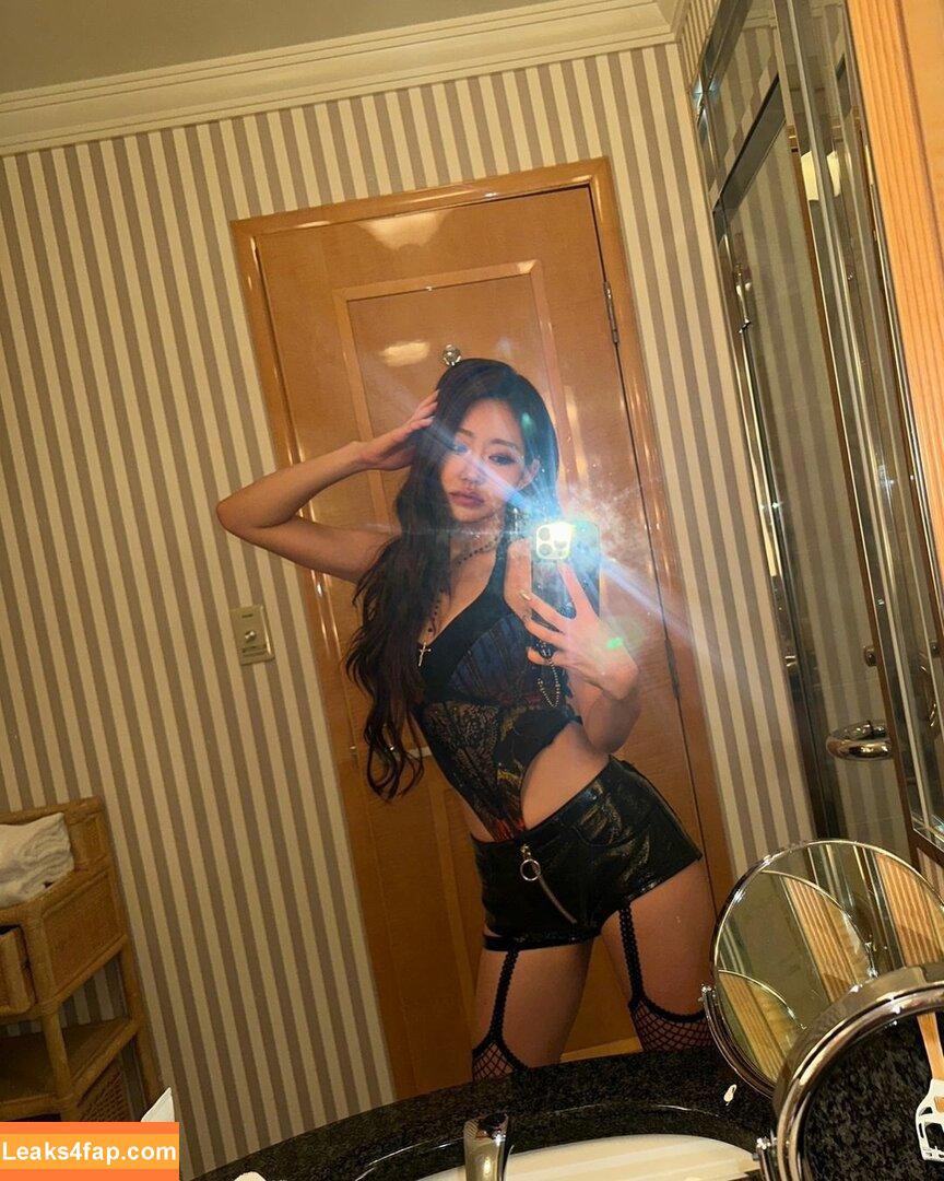 WomenK-pop /  leaked photo photo #3142