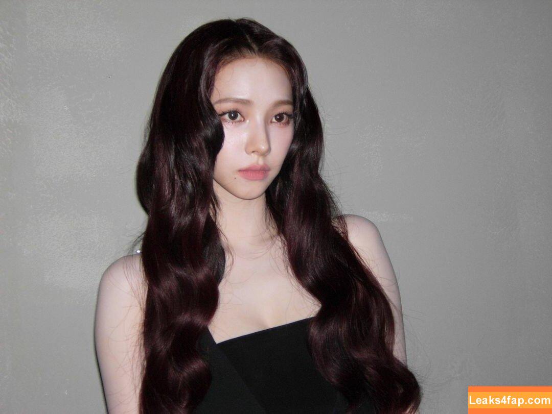 WomenK-pop /  leaked photo photo #3230