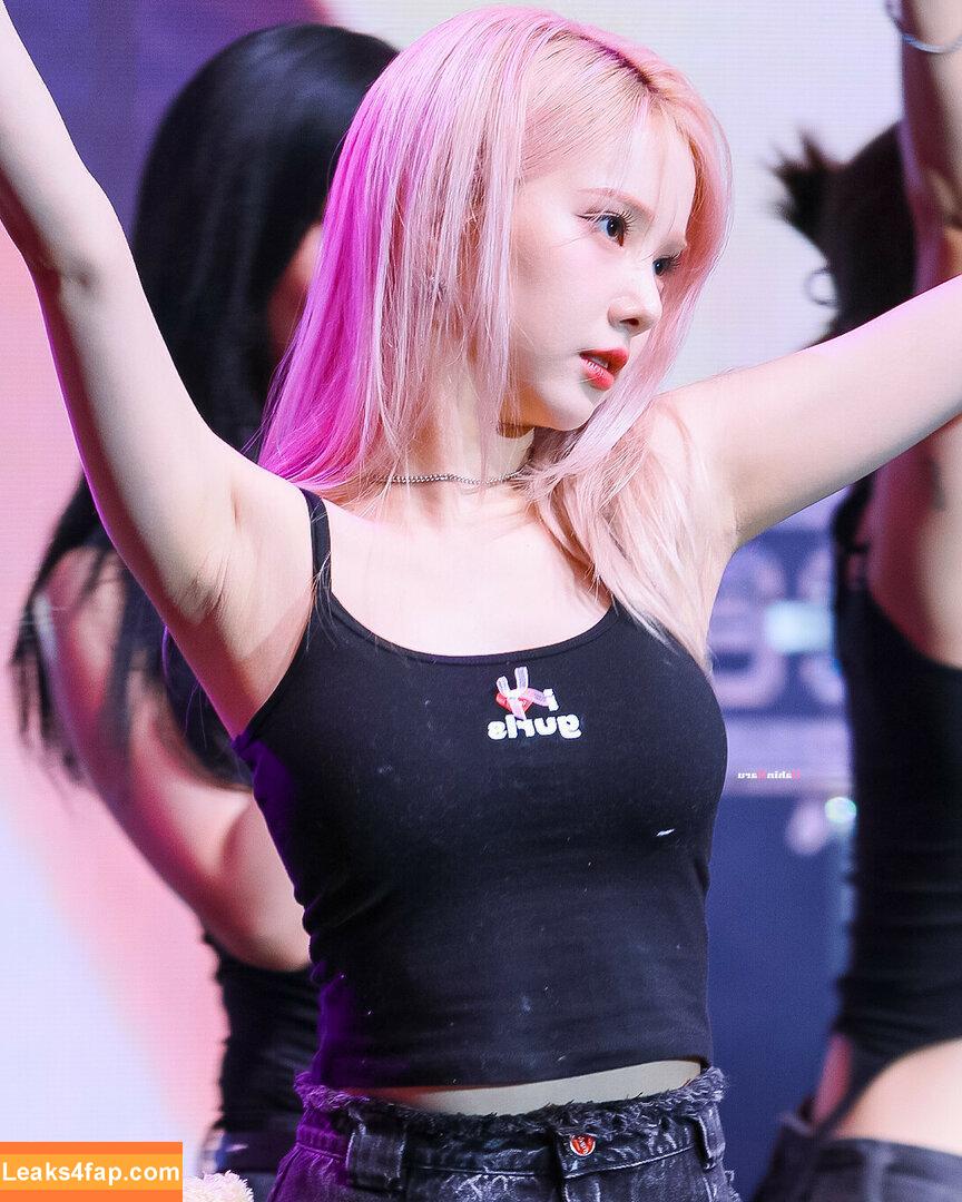 WomenK-pop /  leaked photo photo #3237