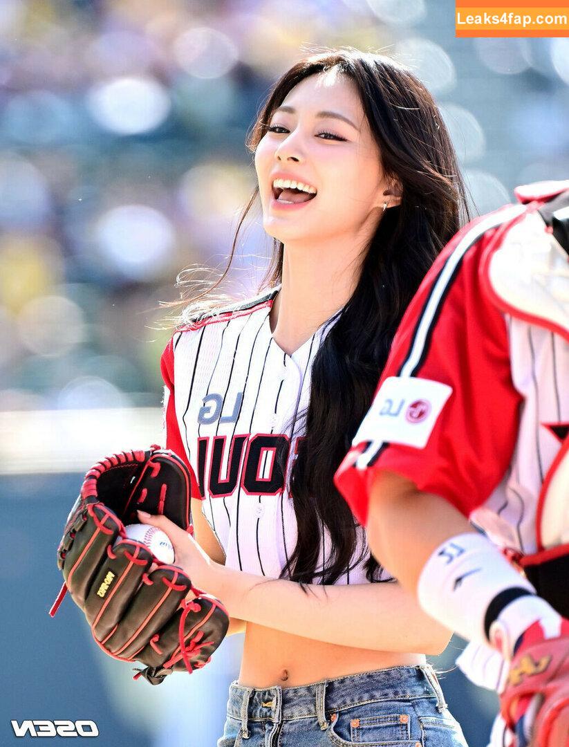 WomenK-pop /  leaked photo photo #3278