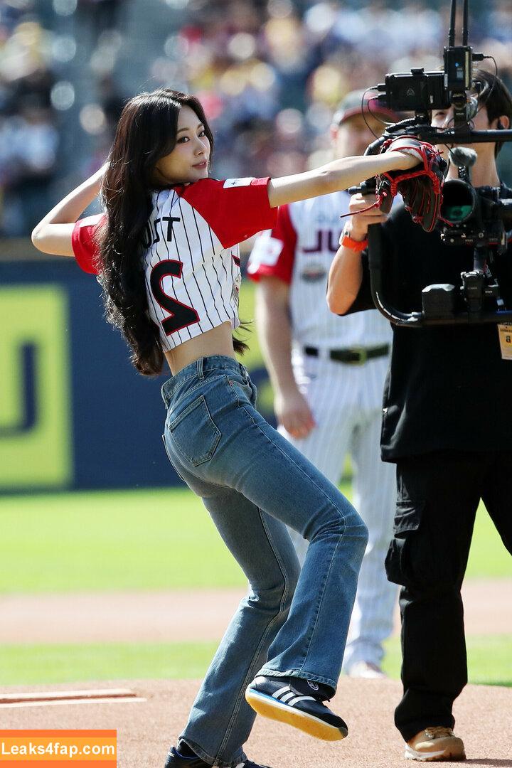 WomenK-pop /  leaked photo photo #3282