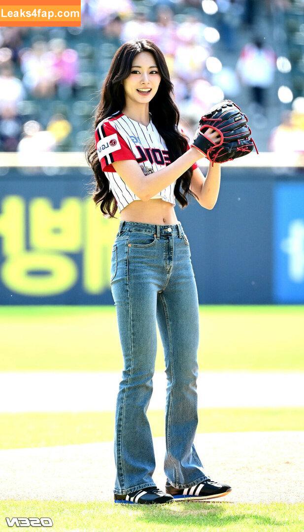 WomenK-pop /  leaked photo photo #3285