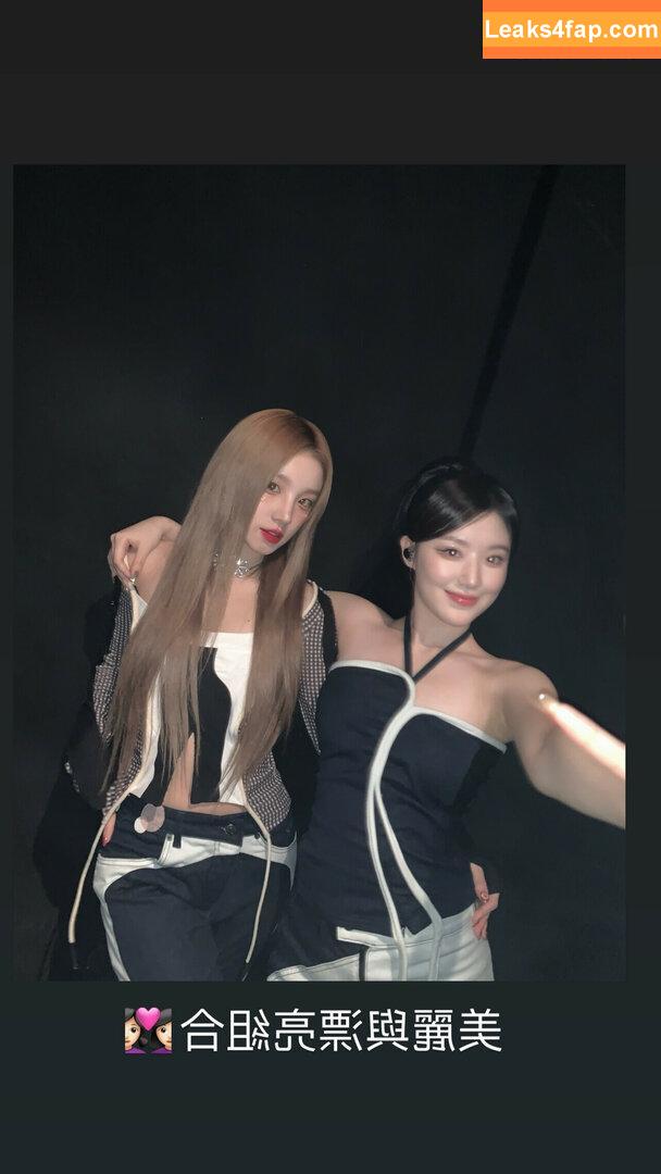 WomenK-pop /  leaked photo photo #3288