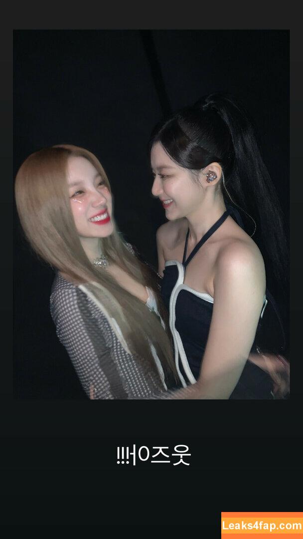 WomenK-pop /  leaked photo photo #3289