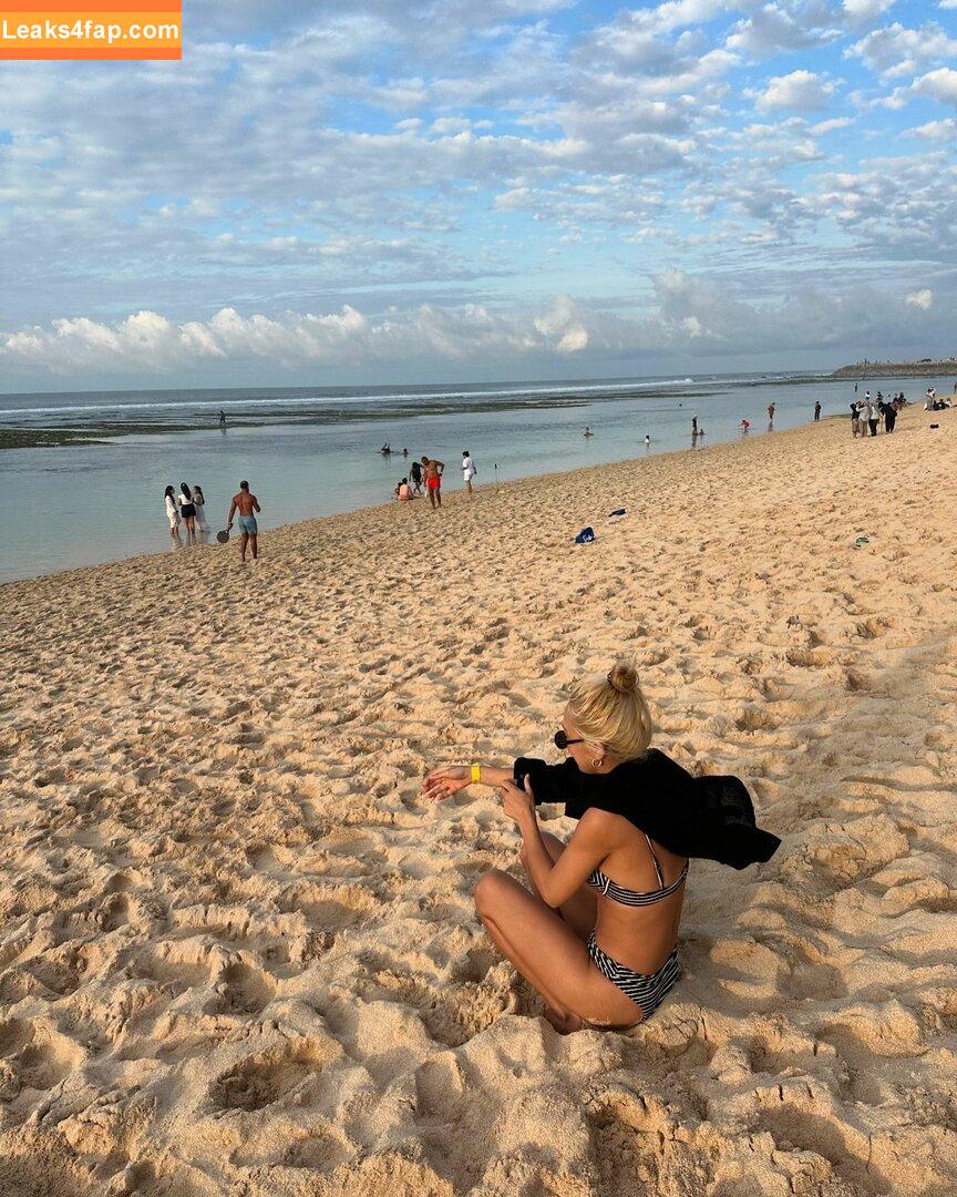 WomenK-pop /  leaked photo photo #3293