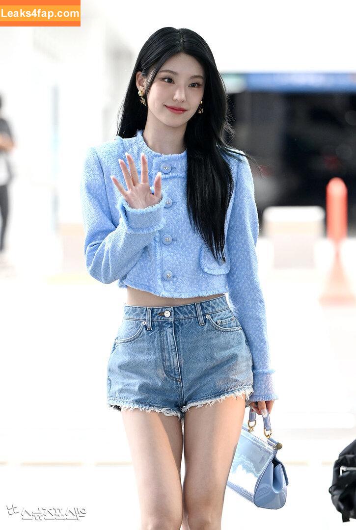 WomenK-pop /  leaked photo photo #3316