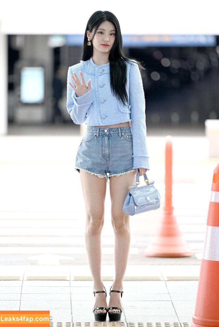 WomenK-pop /  leaked photo photo #3326