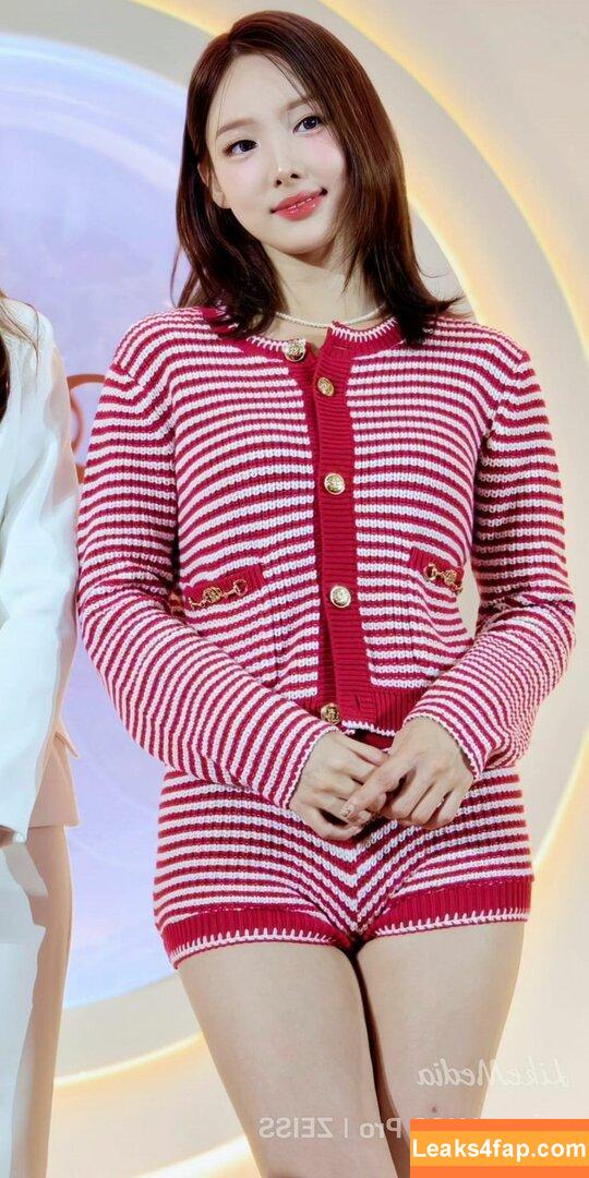 WomenK-pop /  leaked photo photo #3330