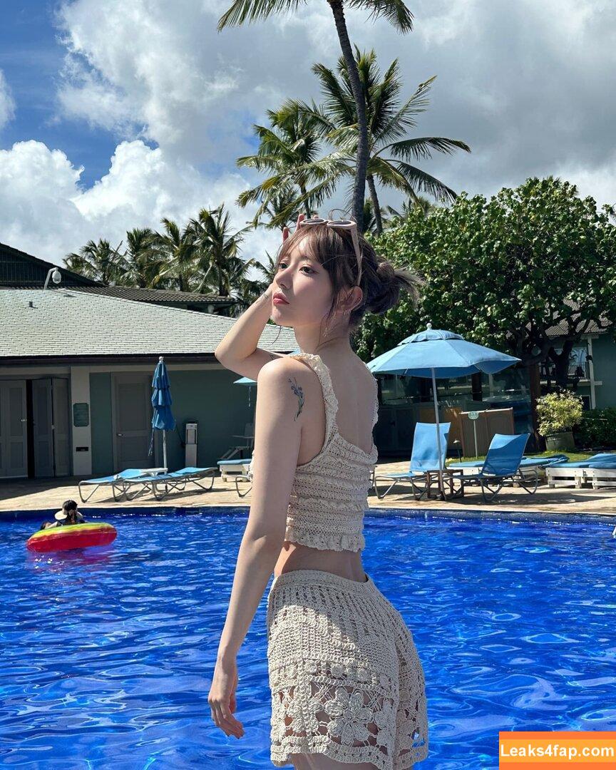 WomenK-pop /  leaked photo photo #3399