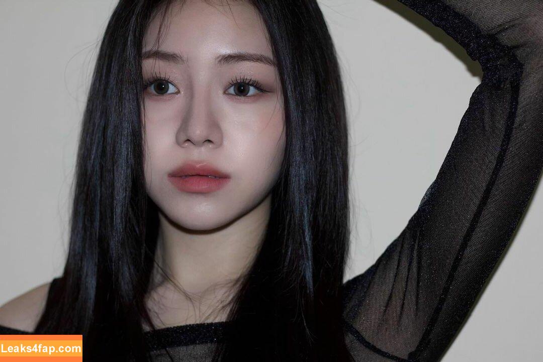 WomenK-pop /  leaked photo photo #3410