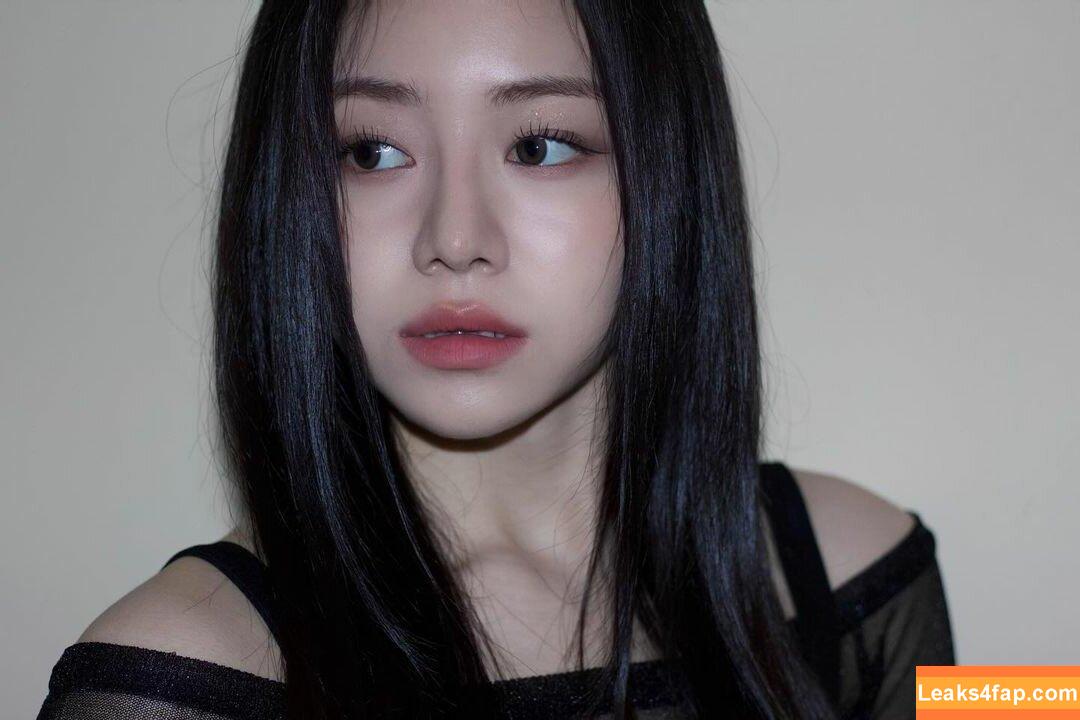 WomenK-pop /  leaked photo photo #3411