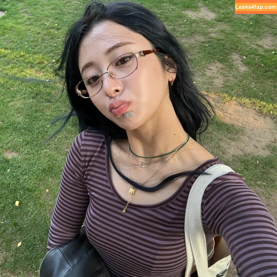 WomenK-pop /  leaked photo photo #3416