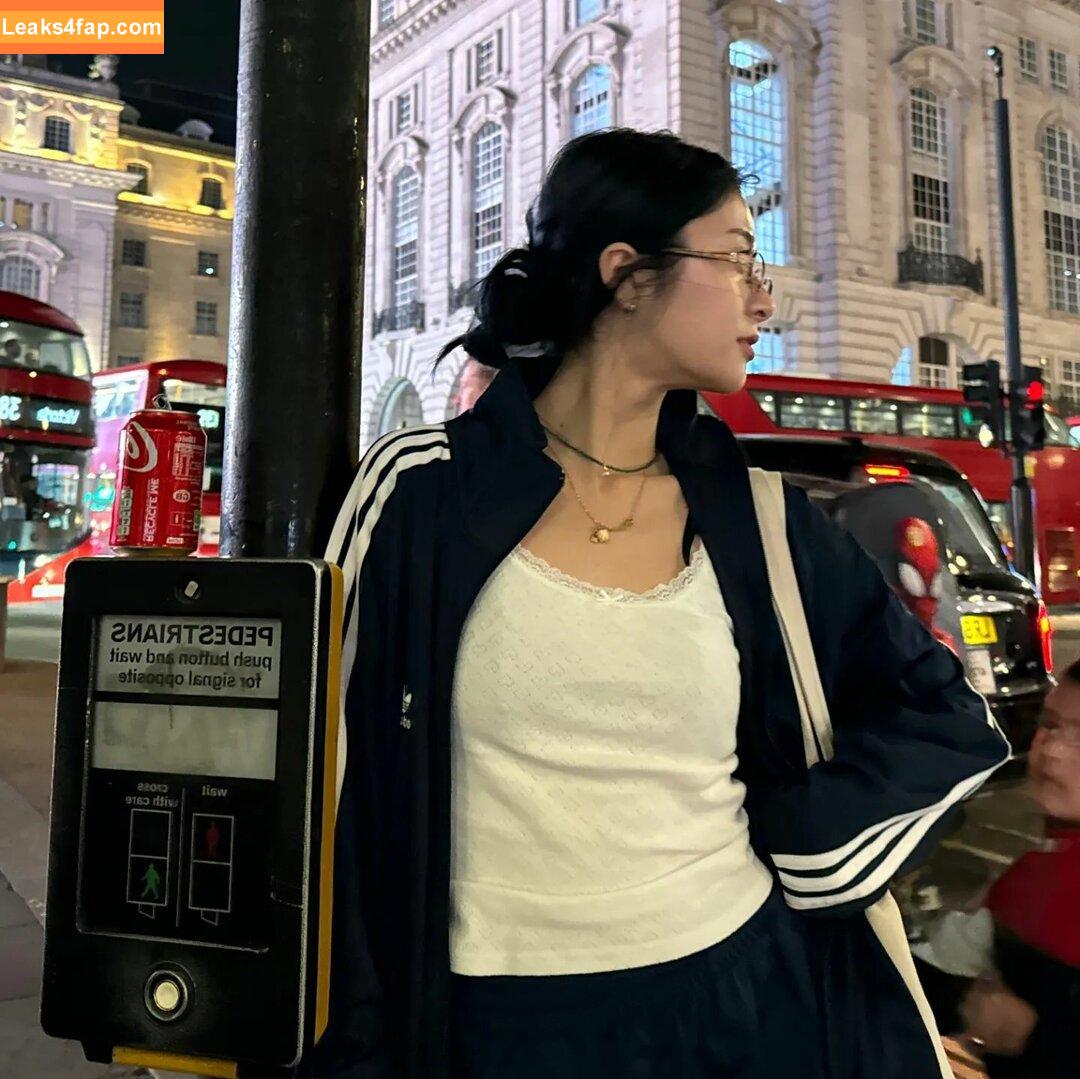 WomenK-pop /  leaked photo photo #3419