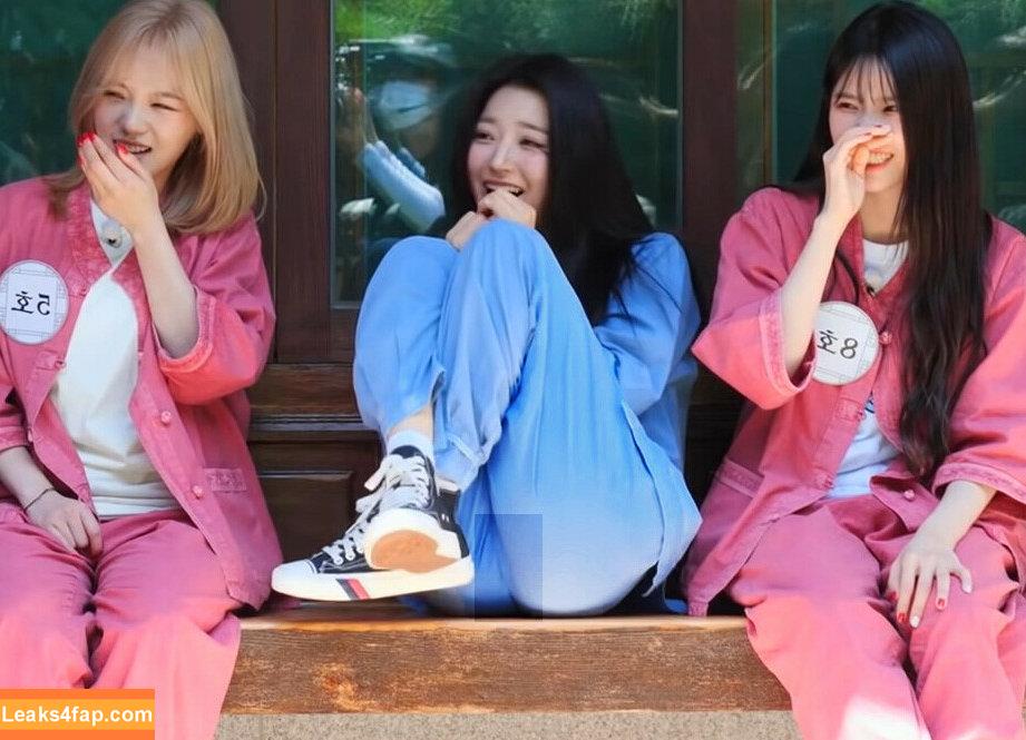 WomenK-pop /  leaked photo photo #3422