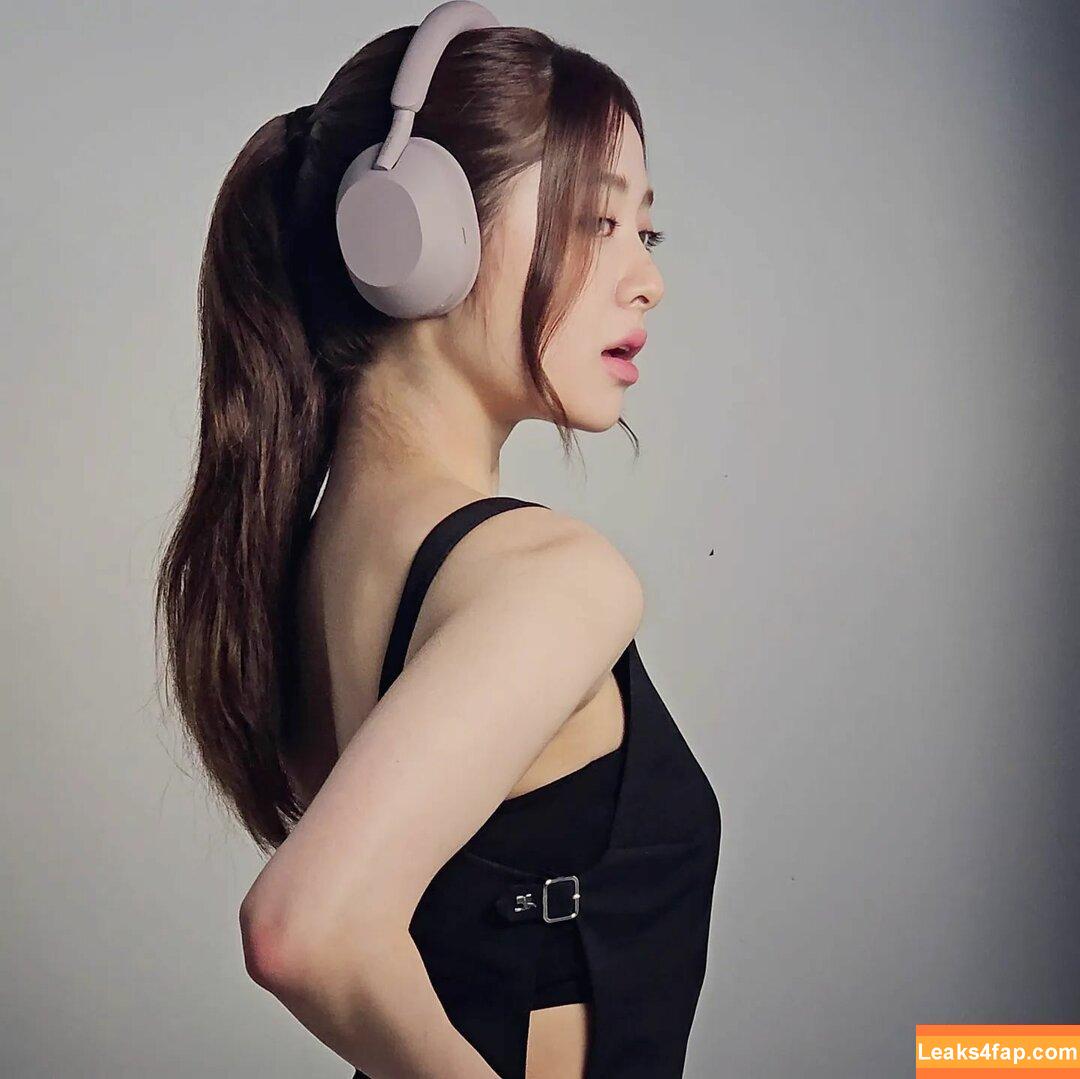 WomenK-pop /  leaked photo photo #3423