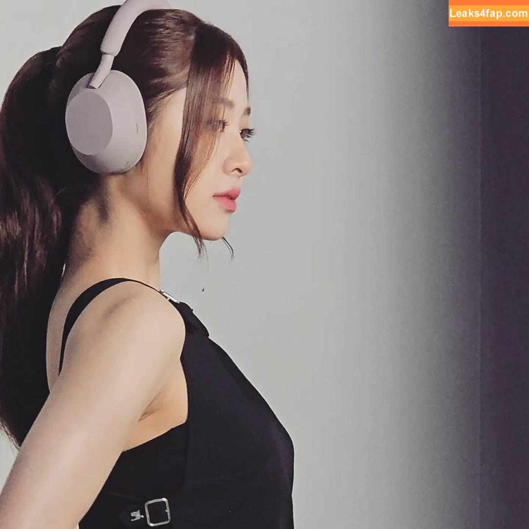 WomenK-pop /  leaked photo photo #3425