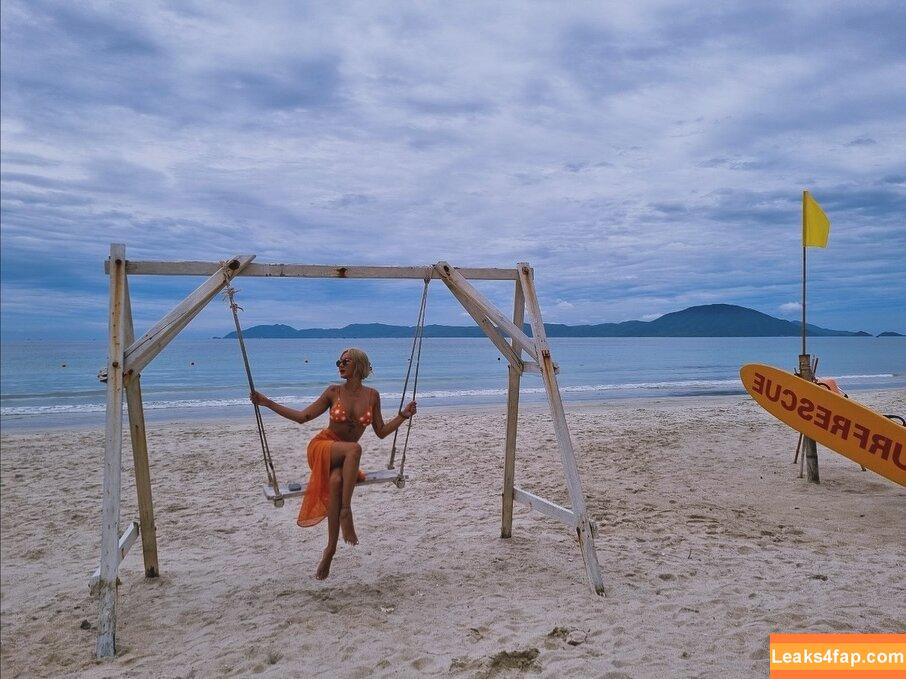 WomenK-pop /  leaked photo photo #3427