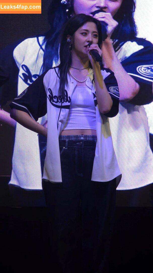 WomenK-pop /  leaked photo photo #3433