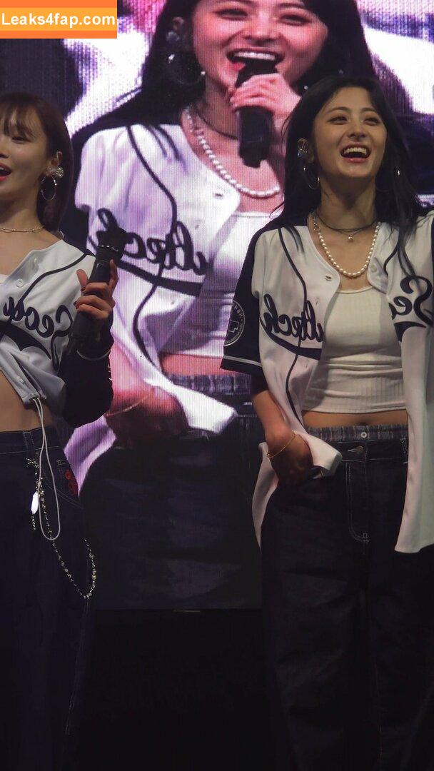 WomenK-pop /  leaked photo photo #3442