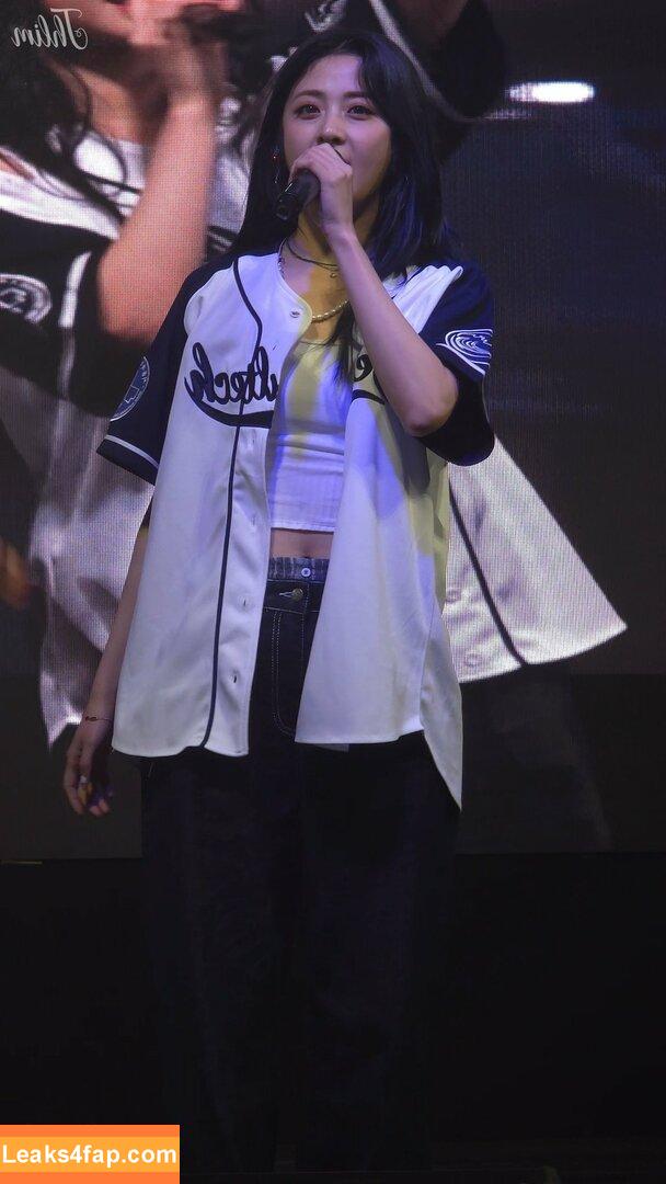 WomenK-pop /  leaked photo photo #3444