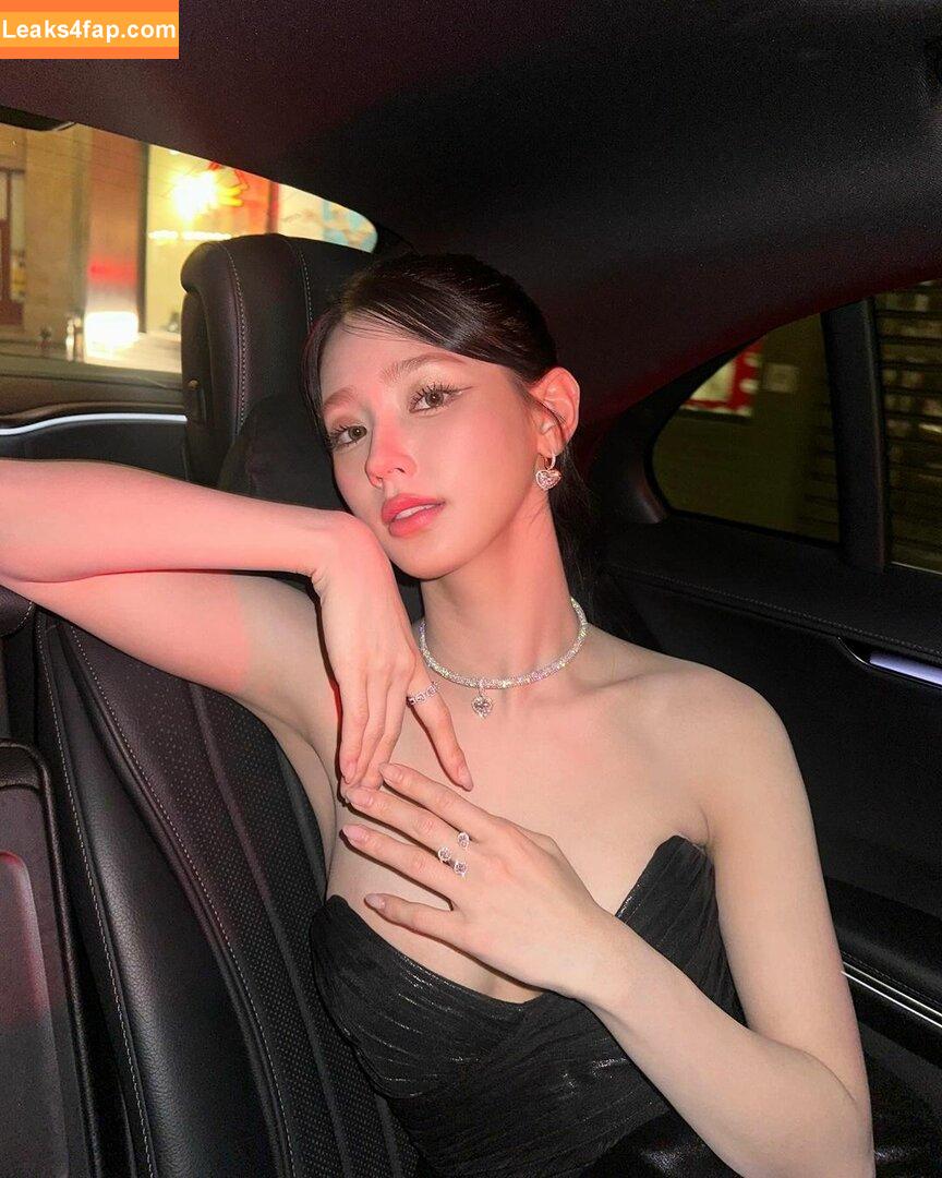 WomenK-pop /  leaked photo photo #3450