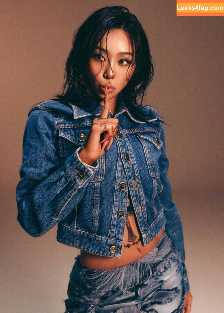 WomenK-pop /  leaked photo photo #3460